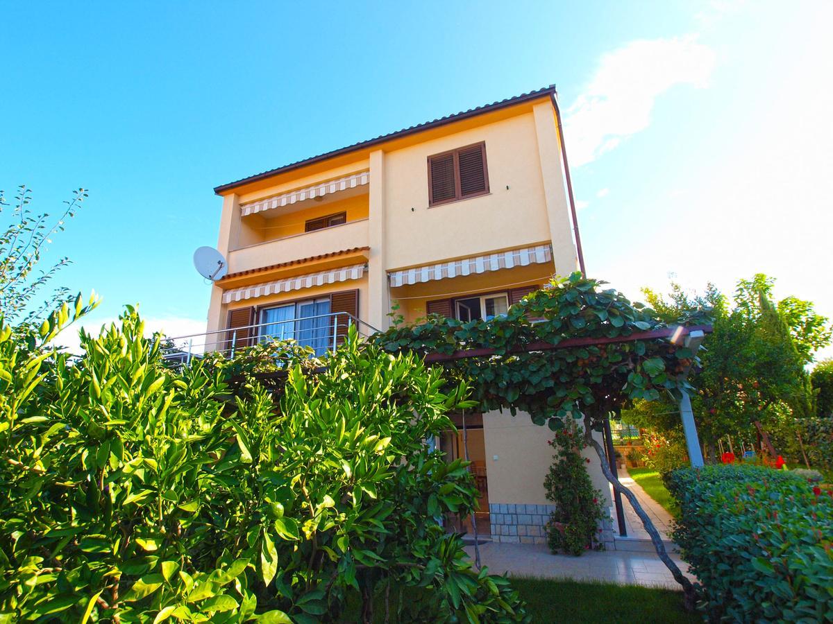 Apartment Nevenka 1482 梅杜林 外观 照片